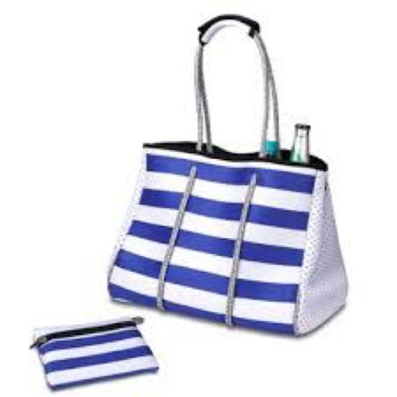 NWT Neoprene Waterproof Large Tote  Bag Nautical Navy White Stripe Beach Pool - Picture 1 of 8